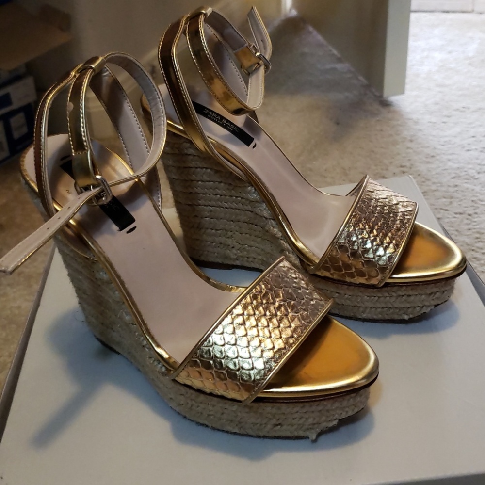 Beautiful gold Zara wedges